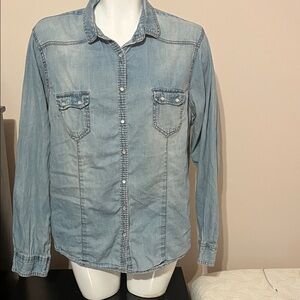 Faded Glory Light Blue Denim Button-Up Shirt